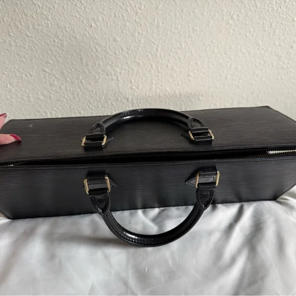 louis vuitton epi sac triangle. - Picture 11 of 13